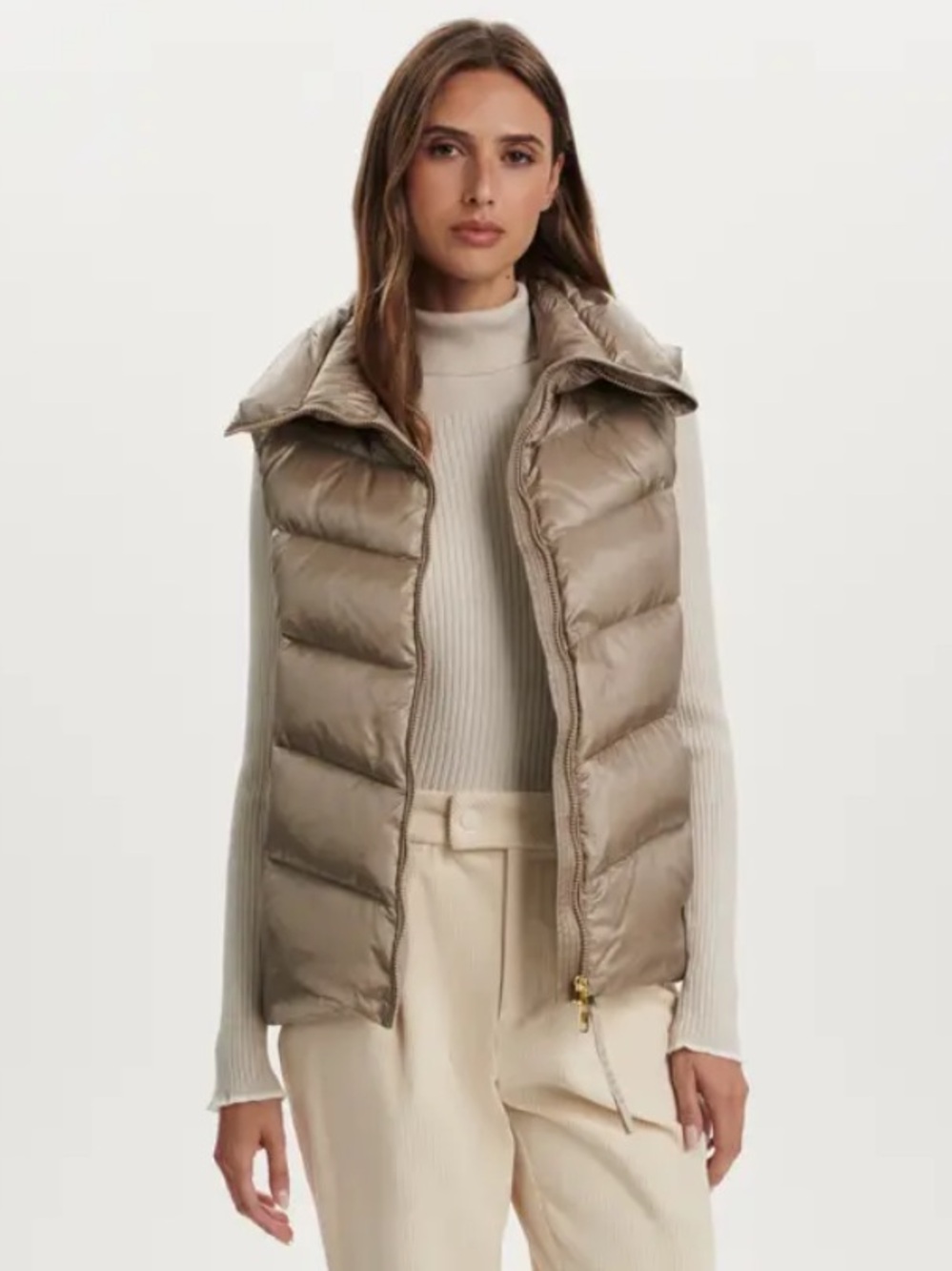 NWT Varley Bextor 700 Fill Power Down Puffer
Vest Size Large